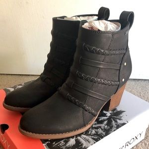 NWT Roxy Black Ankle Boots